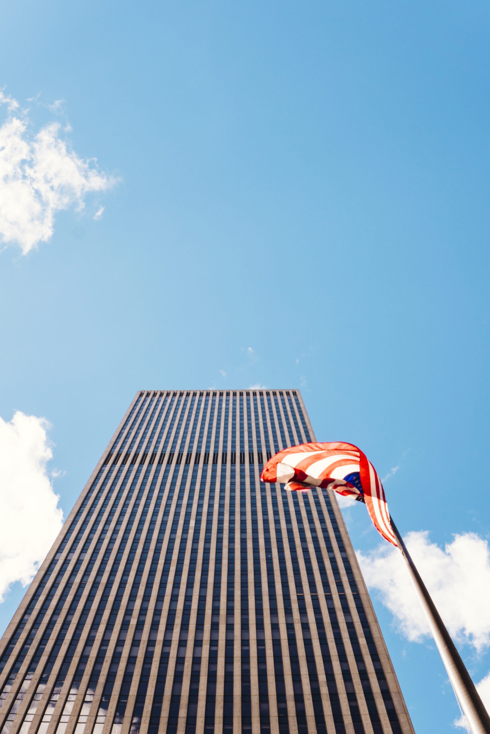 skyscraper-new-york-founded-near-flag-usa